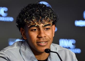 بعد تتويجه بجائزة لوريوس يامال ميسي أفضل لاعب في التاريخ وآمل أن أسير على خطاه