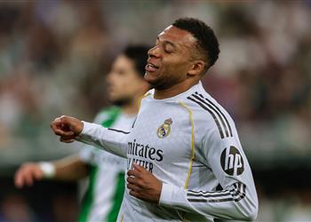كيليان مبابي يثير القلق في مباراة ريال مدريد وريال بيتيس