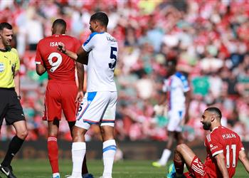 فيديو محمد صلاح يغادر مباراة ليفربول وكريستال بالاس مصاب ا