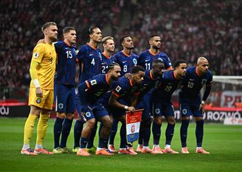 لاعب منتخب هولندا يعلن إصابته بقطع في الرباط الصليبي وغيابه عن كأس العالم