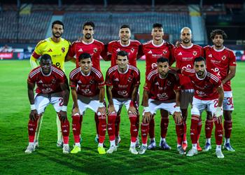 ضربة موجعة لاعب الأهلي يغيب عن مباراة القمة أمام الزمالك