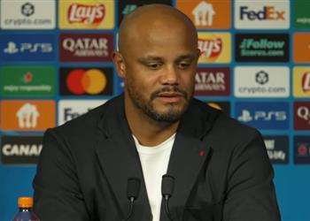 كومباني يرفض منح الأمل لـ ليفربول في صفقة بديل محمد صلاح