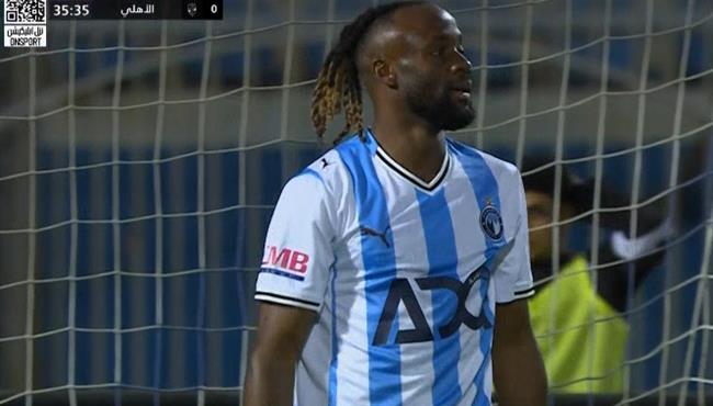 فيستون مايلي يهدر فرصه هدف امام الاهلي بالدوري المصري