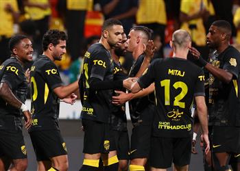 فيديو الاتحاد يعبر التعاون بثنائية في الدوري السعودي