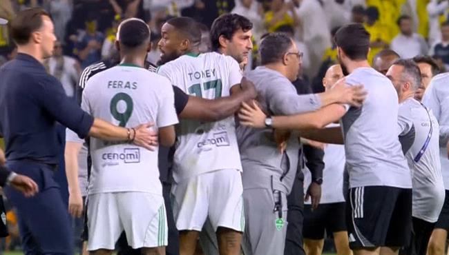 مشادات بين اللاعبين بعد نهاية مباراة النصر والاهلي في الدوري السعودي