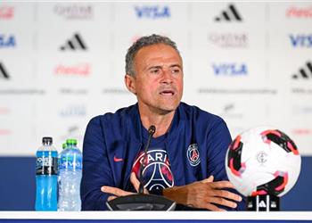 لويس إنريكي يرد على سؤال بشأن راتبه قبل مواجهة تولوز في الدوري الفرنسي