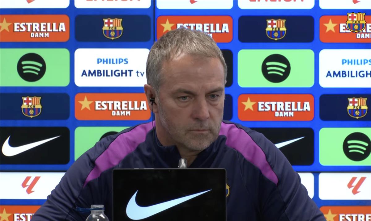 فليك: هناك حمقى لا يفهمون أنه لا مكان للعنصرية في إسبانيا.. ولاعب برشلونة حزين جداً 