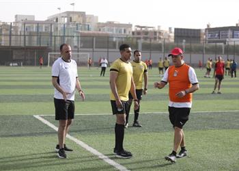 أوسكار رويز يجتمع مع الحكام قبل مرحلة حسم الدوري المصري