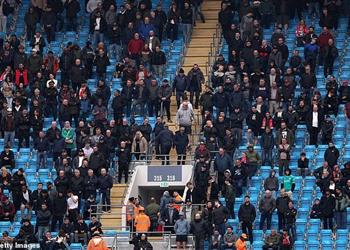 تصويت بالأقدام جماهير ليفربول تعطي الضوء الأخضر لإقالة أرني سلوت