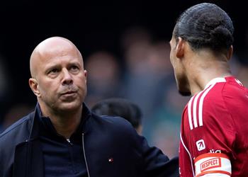 معلق إنجليزي يختار خليفة سلوت في ليفربول