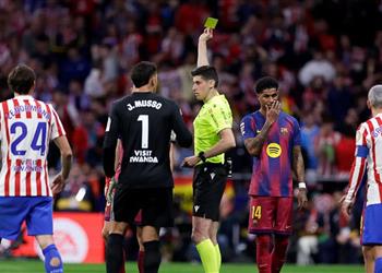 أتلتيكو مدريد يدين تصرف التحكيم أمام برشلونة الفار ضلل الحكم