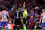 أتلتيكو مدريد يدين تصرف التحكيم أمام برشلونة: الفار ضلل الحكم