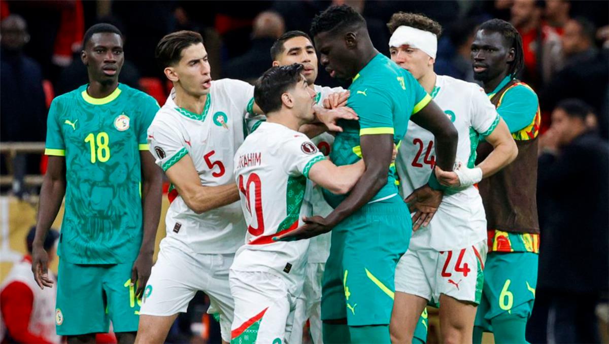 لوموند تكشف كواليس صادمة وراء قرار سحب لقب أمم إفريقيا من السنغال