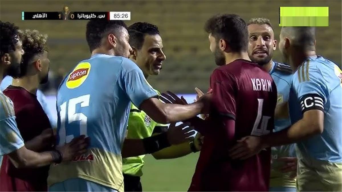 لجنة الحكام لـ بطولات: محمود وفا لم يخطئ في مباراة الأهلي وسيراميكا كليوباترا