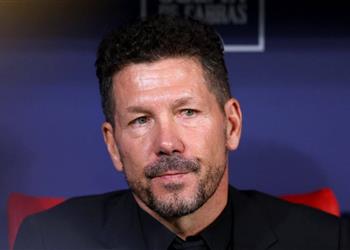 سيميوني يعلق على شغب جماهير برشلونة وتضرر حافلة أتلتيكو مدريد