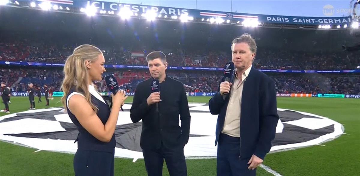 جيرارد يوجه نصيحة لـ محمد صلاح بعد استبعاده من تشكيل ليفربول أمام باريس سان جيرمان