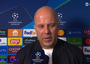 سلوت يفسر قرار عدم مشاركة محمد صلاح في مباراة ليفربول وباريس سان جيرمان