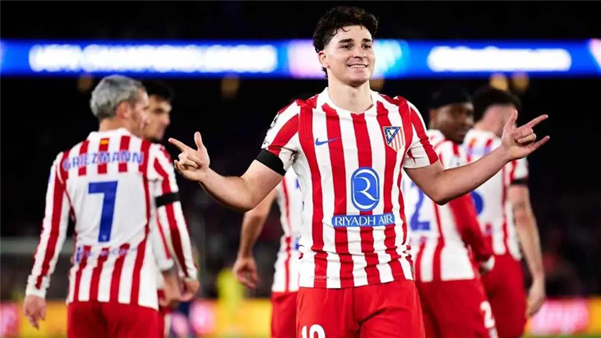 ألفاريز: ميسي ألهمني لتسجيل هدفي أمام برشلونة في دوري أبطال أوروبا