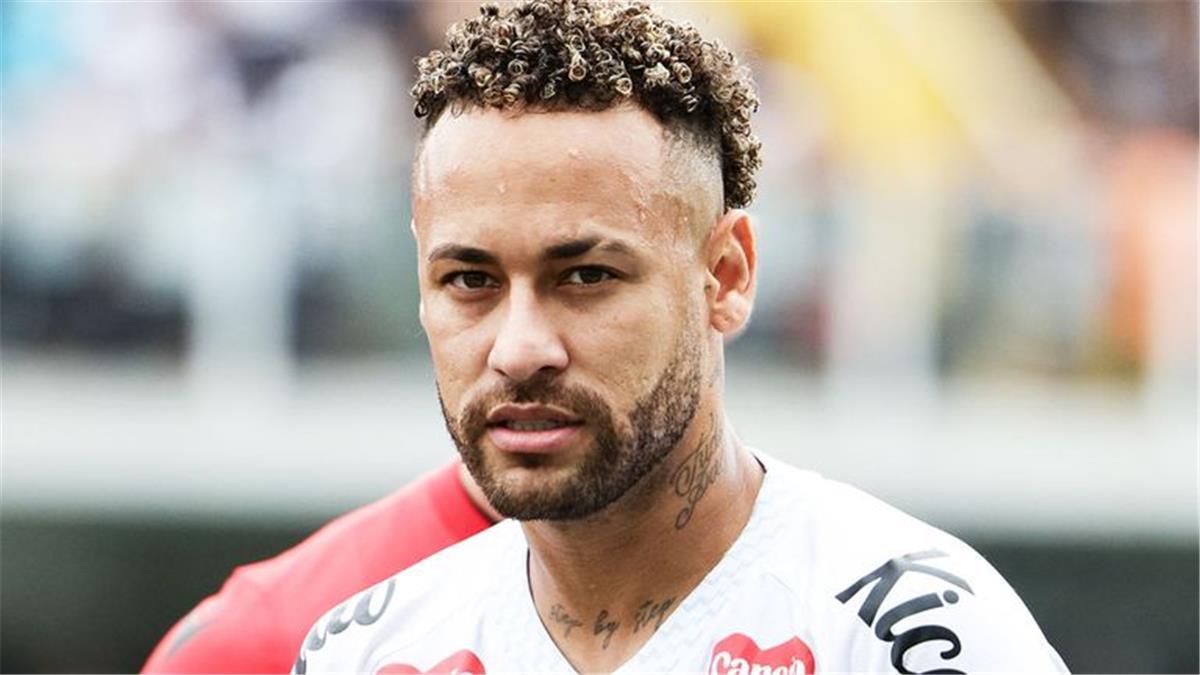 نيمار يدخل في محادثات جادة للرحيل عن سانتوس