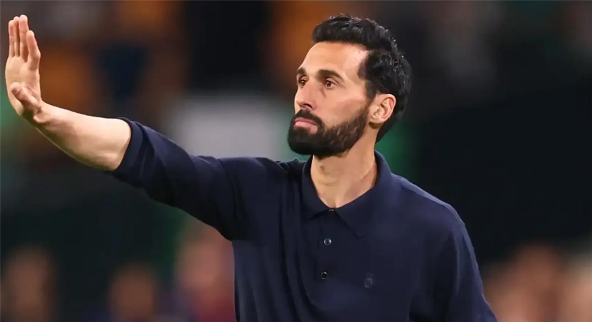 "إصابة مفاجئة" تجبر أربيلوا على إجراء تعديل في تشكيل ريال مدريد أمام برشلونة