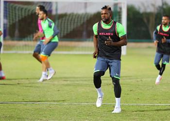 أوستين أموتو لاعب الأهلي عرض علي الانضمام لـ الزمالك وعليه أن يتعلم من مصطفى محمد