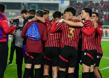 اتحاد العاصمة يرفع راية التحدي رسالة نارية من المدير الرياضي قبل نهائي الكونفدرالية ضد الزمالك