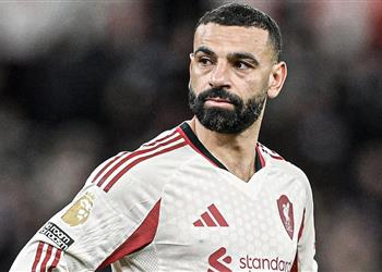 فيديو موقف رائع من محمد صلاح مع مشجع فلسطيني بعد مباراة أستون فيلا