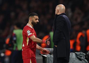 سلوت مهاجم ليفربول سيلعب دور ا في تحديد بديل محمد صلاح