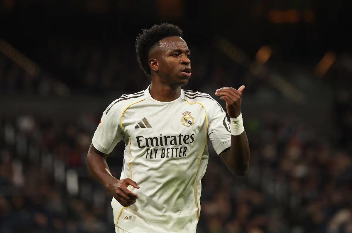 موقف ريال مدريد من رحيل فينيسيوس جونيور مجانًا بعد نهاية عقده