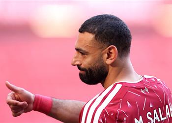 أوين يختار بديل محمد صلاح المثالي بعد رحيله عن ليفربول