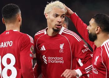 رباعي ليفربول يوجه رسائل لـ سلوت بعد إقالته