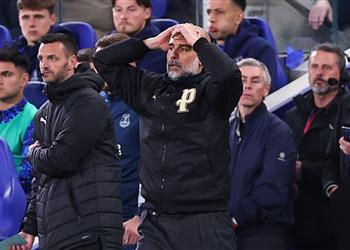 جوارديولا يرفع الراية البيضاء ويتهرب من انتقاد التحكيم بعد التعادل مع إيفرتون