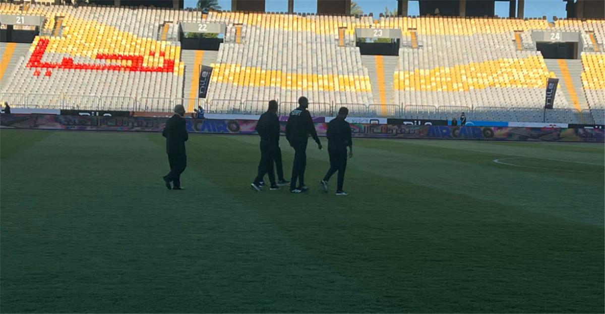 اتحاد الكرة يعلن تفاصيل حادث حكم مباراة الزمالك وسموحة.. وموقف اللقاء