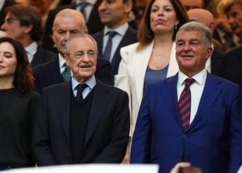 رئيس ريال مدريد يتخذ قرار ا قبل الكلاسيكو أمام برشلونة