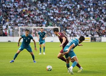 فيديو العراق يسقط أمام فنزويلا بثنائية قبل كأس العالم