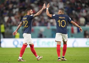 ثيو هيرنانديز يكشف حديثه مع مبابي عن ريال مدريد وحظوظ فرنسا في كأس العالم