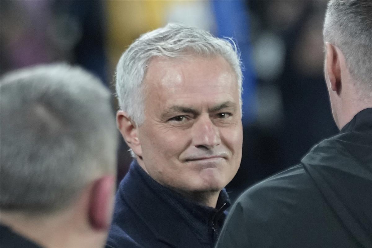 "صفقة هجومية" تثير غضب مورينيو من ريال مدريد وتؤجل مؤتمر تقديمه