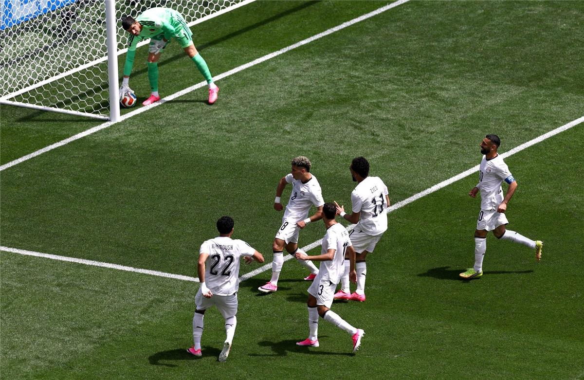 فيديو | إمام عاشور يمزق شباك كورتوا ويسجل هدف مصر الأول أمام بلجيكا بكأس العالم