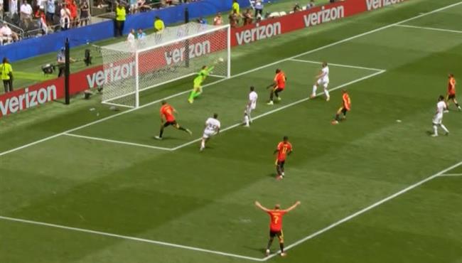 مصطفي شوبير يتألق ويحرم بلجيكا من هدف امام مصر
