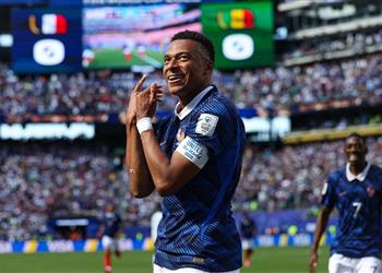 مبابي بعد هدفيه أمام السنغال سأستمر بالملاعب حتى عمر الثمانين في هذه الحالة