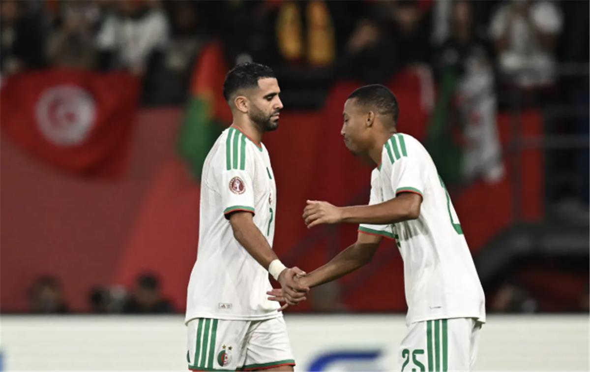 موقع الملاعب : تشكيل الجزائر أمام الأرجنتين في كأس العالم 2026.. موقف محرز 