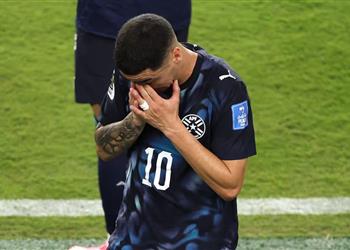 ألميرون يكسر صمته بعد طرده في كأس العالم بموجب القانون الجديد