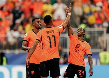 فيديو جاكبو يتألق وهولندا تذل السويد بخماسية في كأس العالم