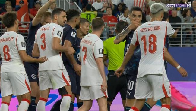 طرد ميجيل الميرون امام تركيا بسبب قوانين كأس العالم الجديدة