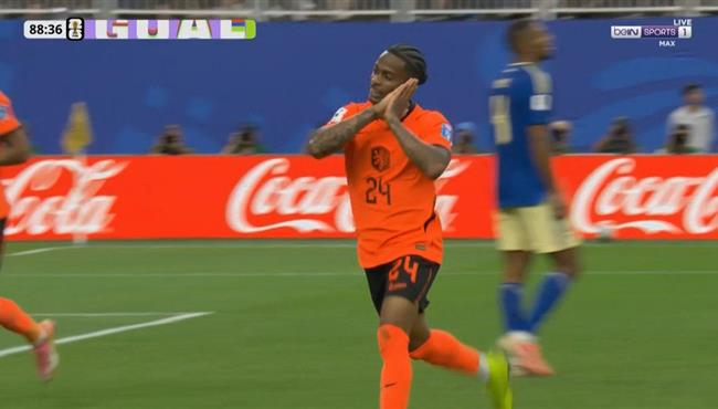هدف هولندا الخامس في مرمي السويد بكأس العالم