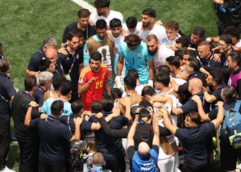 بقميص بلجيكا خطاب حماسي من مهدي طارمي لـ لاعبي إيران
