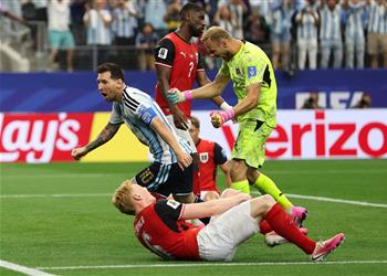 فيديو ماذا فعل يورجن كلوب مع ميسي بعد فوز الأرجنتين على النمسا
