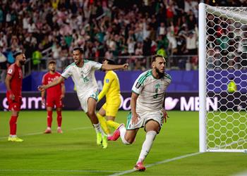 فيديو الجزائر تحقق فوز ا درامي ا بثنائية وتطيح بـ الأردن من كأس العالم