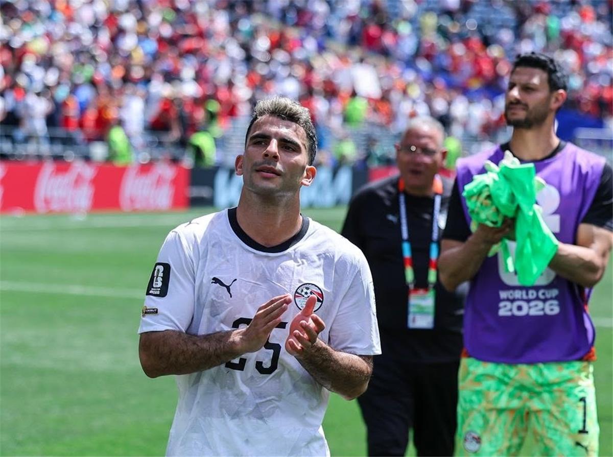أحمد دويدار ينتقد زيزو: محلي ولم يقدم شيئًا مع منتخب مصر.. وهناك لاعب أفضل منه