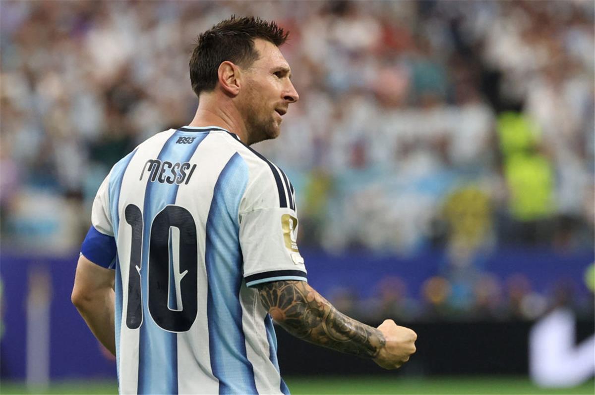 موقع الملاعب : نجم برشلونة يرحب بانضمام ألفاريز.. ويتحدى ميسي: أتمنى مواجهته في نهائي كأس العالم 